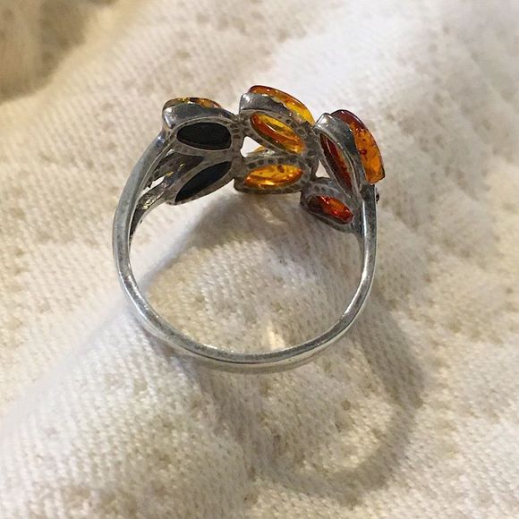 Vintage Sterling Silver and Three Shades of Amber Statement Ring - Picture 8 of 13